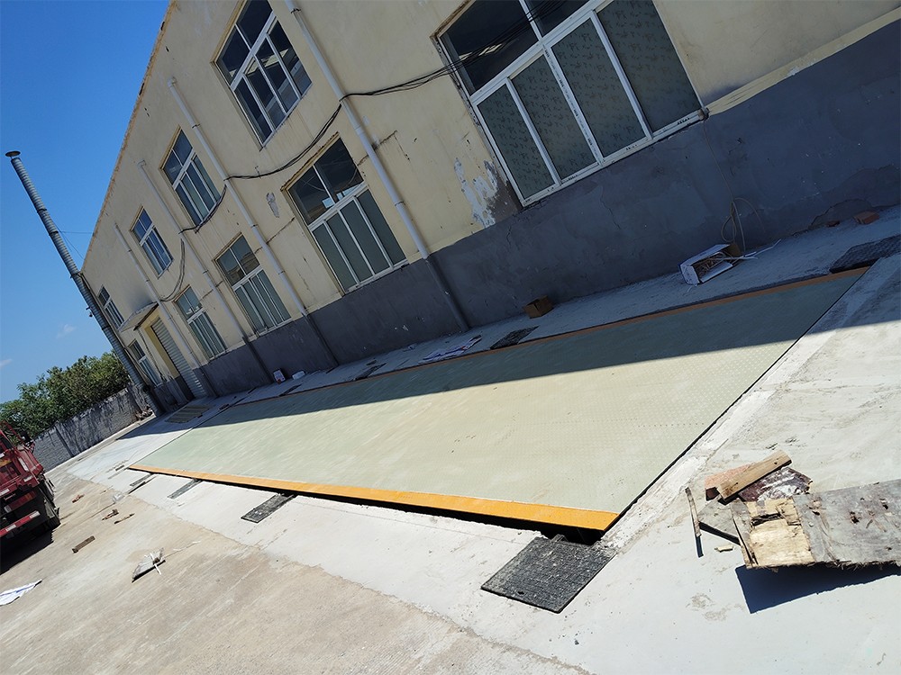 新鄉(xiāng)安舒旅房車改裝2